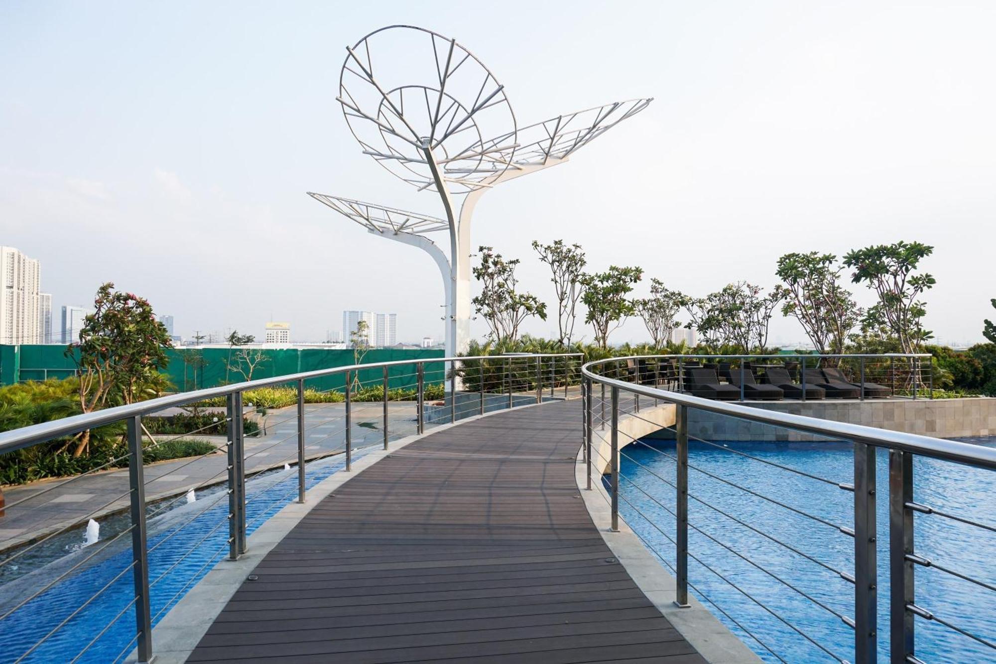 Gorgeous And Cozy At West Vista By Travelio * Jakarta