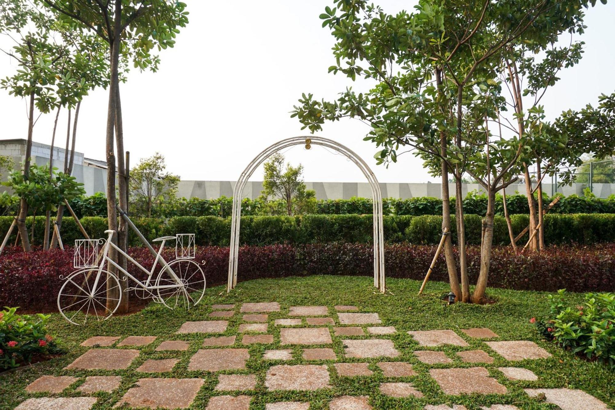 Gorgeous And Cozy At West Vista By Travelio * Jakarta